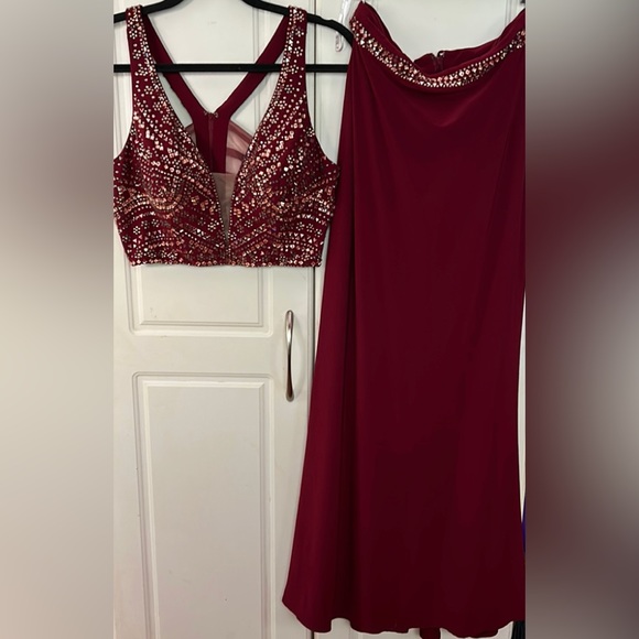 ELLIE WILDE BY MON CHERI💫Burgundy Twilight Prom & Pageants 2 Piece Set EW118050 - Picture 3 of 16